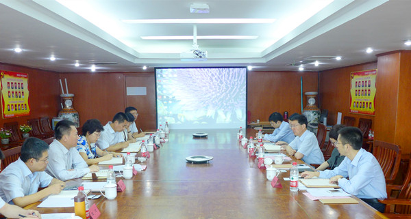 9月23日,公司董事长薛季民带队赴山东信托调研学习_小.jpg