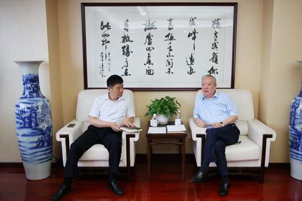 黎书记_小.jpg